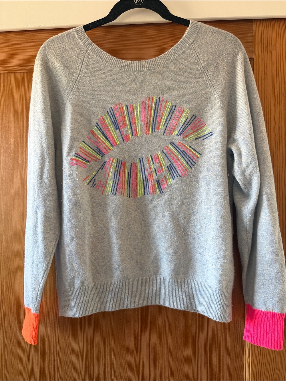 Light blue marble cashmere women’s Sweater with Multicolor Lip Motif, small